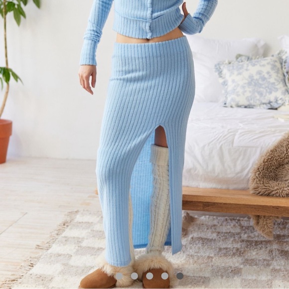 UO Out From Under Bounce Plush Ribbed Maxi Skirt - Picture 5 of 5